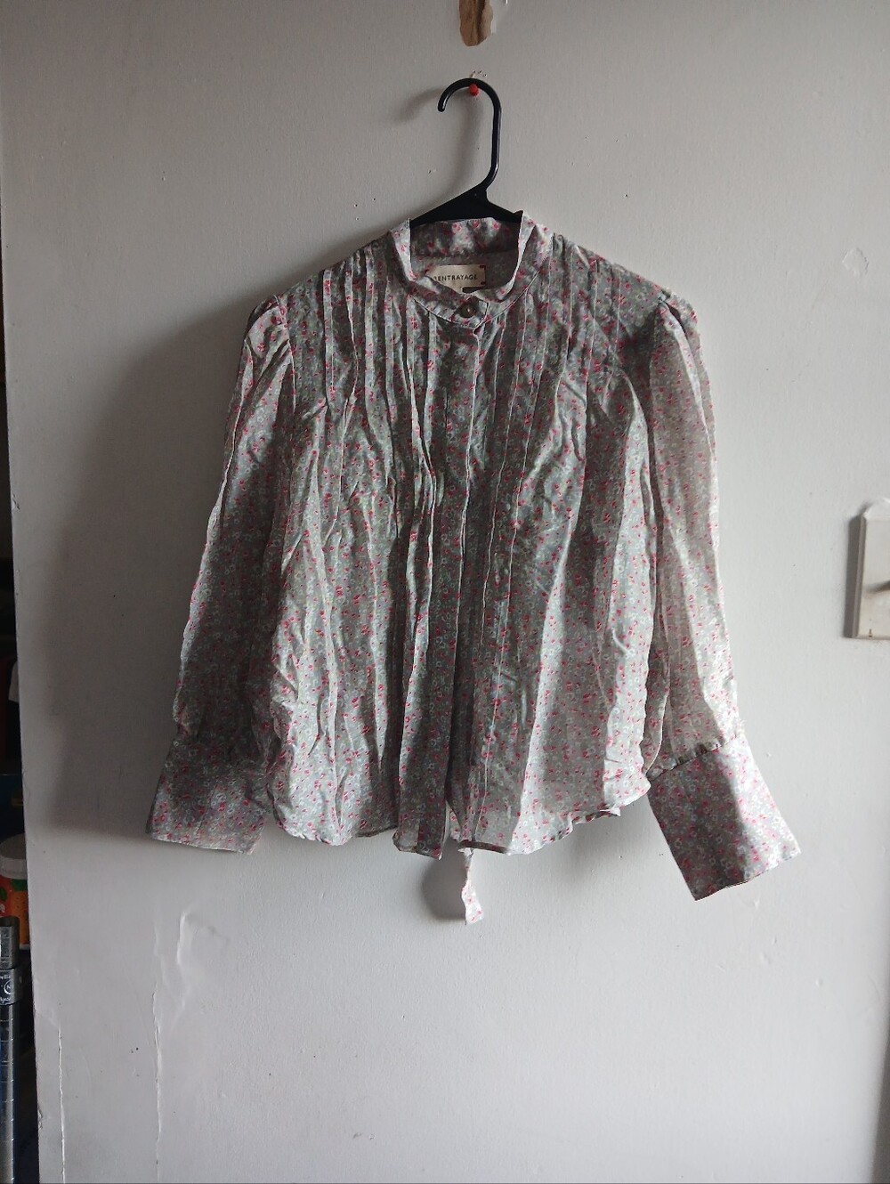 Pintuck Floral Blouse in Light Green and Pink